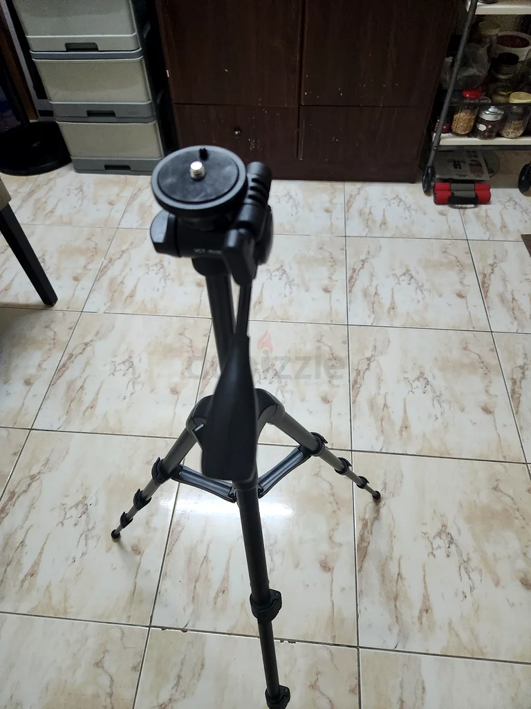 حامل ثلاثي قوي قابل للتعديل لجميع احتياجاتك في التصوير الفوتوغرافي632346132989471123