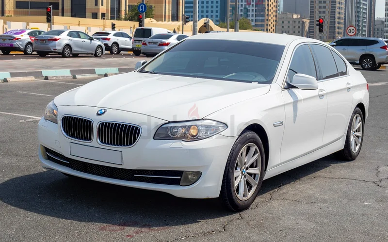 سيارة بي إم دبليو سلسلة 5 من طراز 530i بمحرك 3.0 لتر | مواصفات دول مجلس التعاون الخليجي63230656771586111