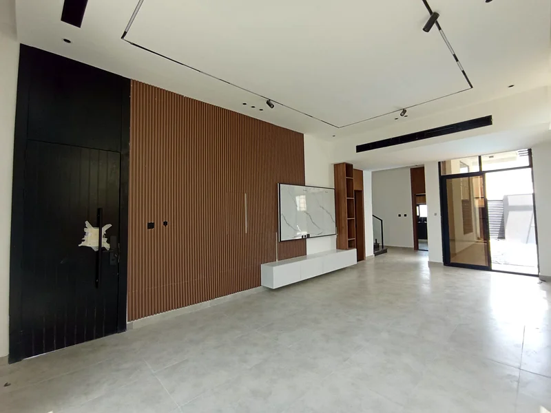 Villa for sale at Ajman. Al Yasmeen area ,4 master room, majlis, hall, maid room63252424256897111