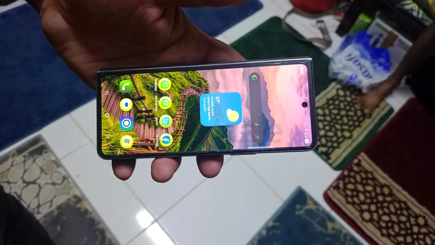 Mobile phone63214901579267116