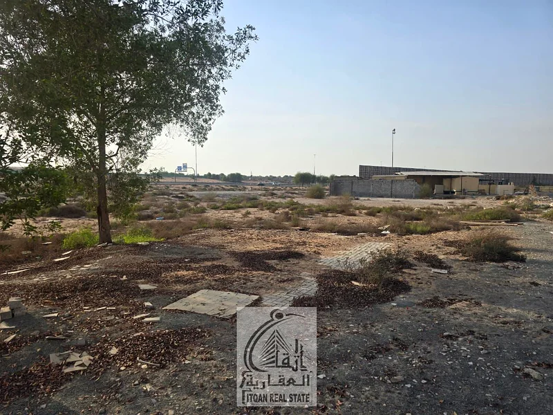 Land for sale directly from the owner – residential and commercial (G+4). Second plot from Sheikh Zayed Road. Excellent location with easy access to D63197613458818114