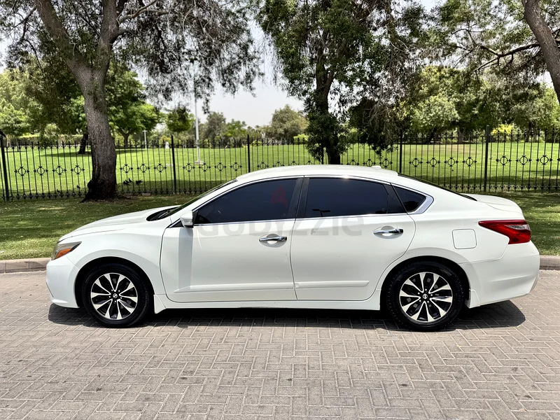 Nissan Altima,First owner service History SV trim63227258208769113