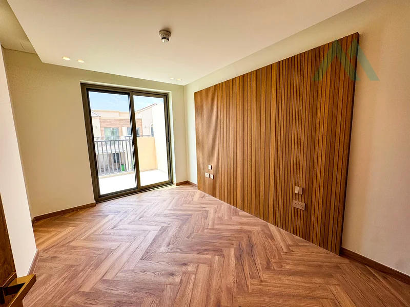 Single Row | Motivated Seller | Handed Over63239061451522112