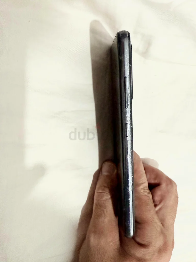 للبيع موبايل سامسونج A52S 5G 8 GB RAM  مساحة 256 حالة جيد معاة العلبة والشاحن63183250323587113