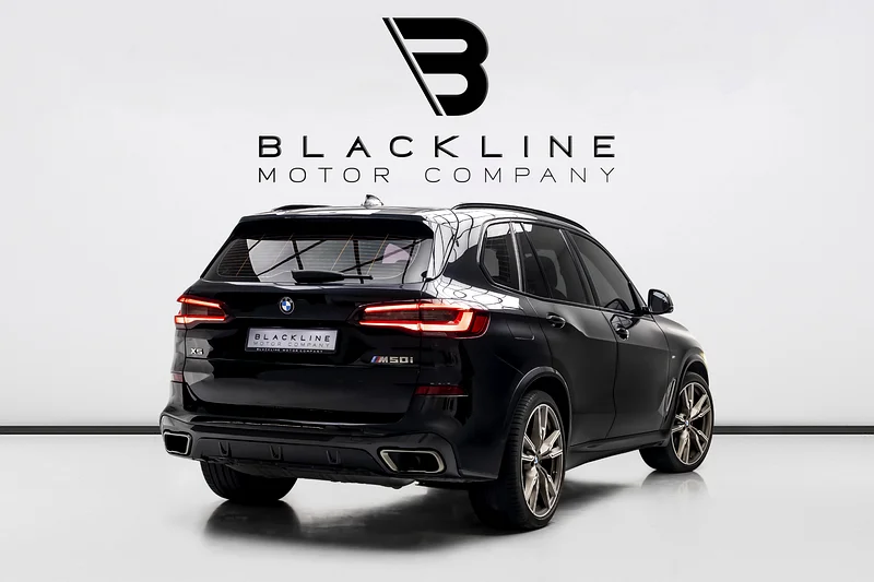 سيارة BMW X5 M50i لعام 2022، مع ضمان بي إم دبليو حتى عام 2026 وعقد صيانة، كيلومترات قليلة، مناسبة لدول مجلس التعاون الخليجي63231641600770112