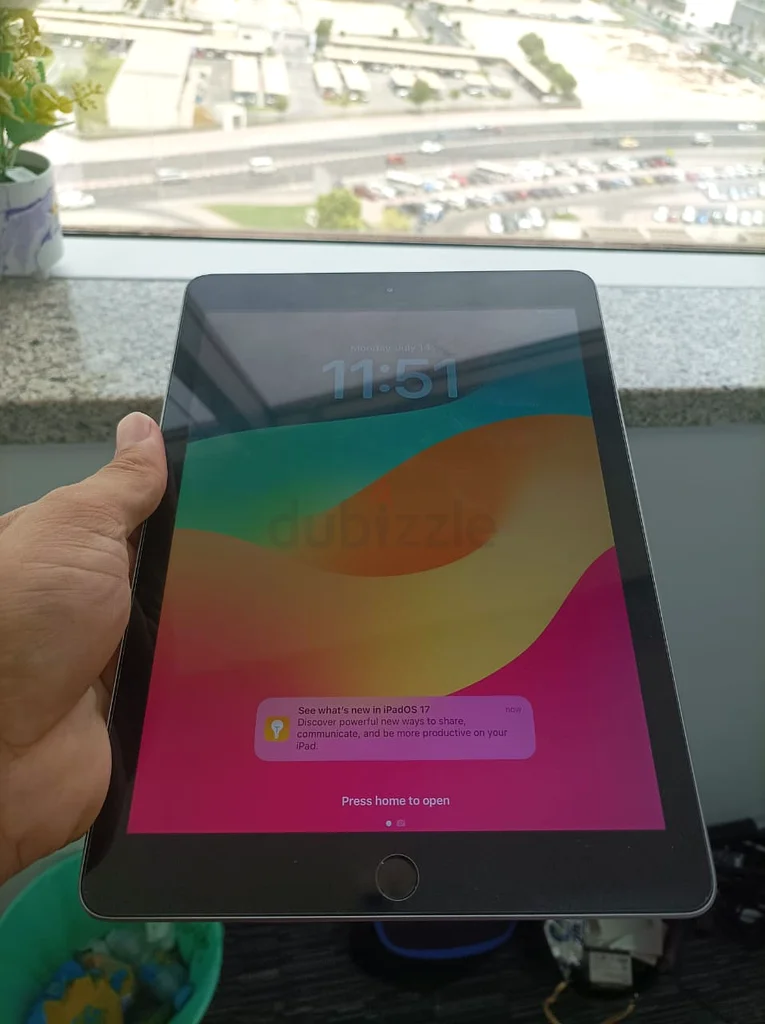 Apple iPad 6th Generation | 6 Generation | 32GB Wi-Fi - Silver | Neat Condition | Look Like New63183724479873112