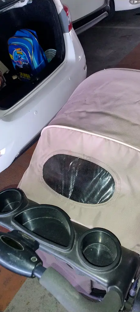عربة أنيقة ومريحة للبيع!
