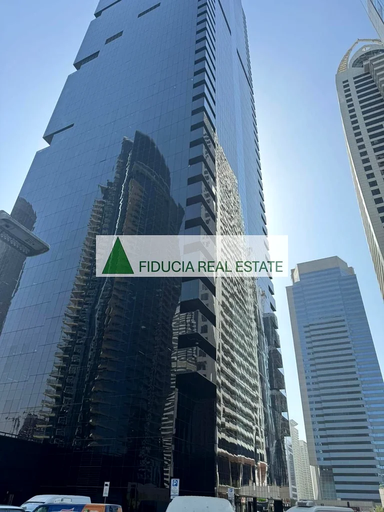 صفقة ساخنة | طابق كامل | عائد استثمار مرتفع | 10,806 قدم مربع63184689838337112