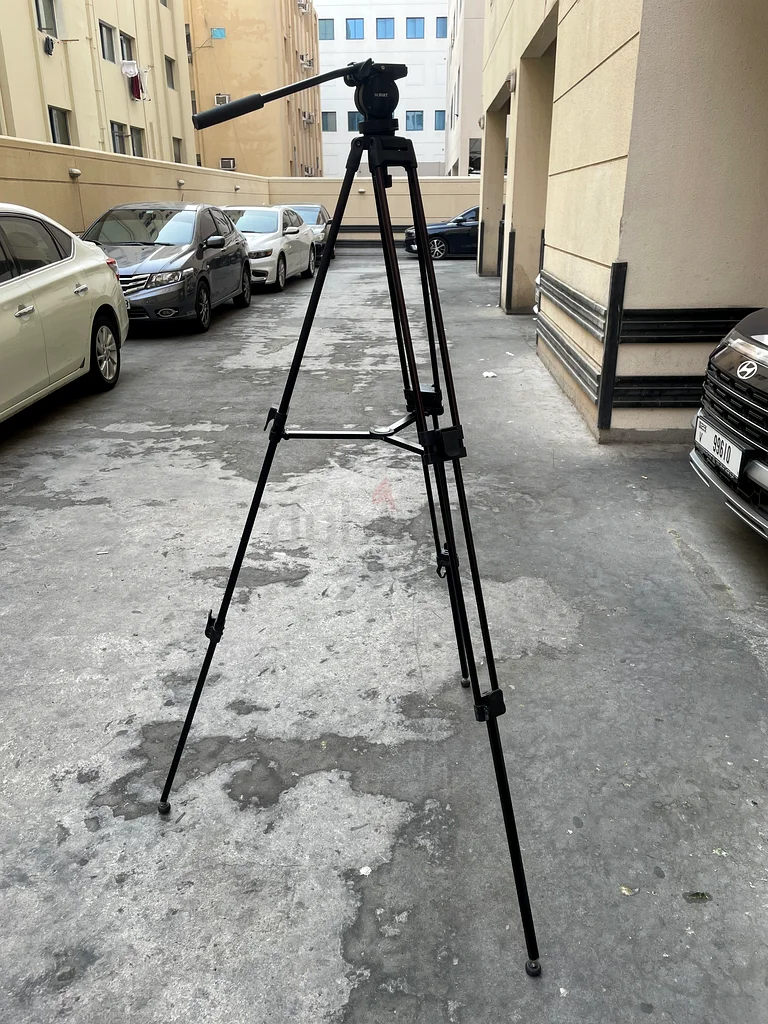 Camera Tripod with base plate diat for sale minimum price excellent condition urgent sale63234126456577111