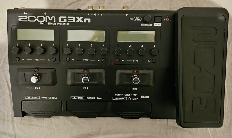 Guitar Multi-effects - Zoom G3Xn (Price Negotiable)63205879376641111