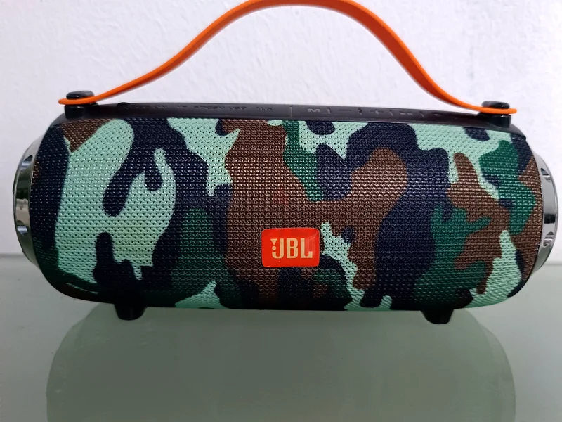 مكبّر صوت محمول بلوتوث من JBL - أنيق وصغير الحجم632629384047381117