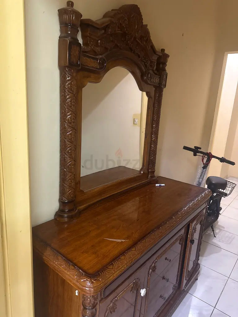 Wooden dressing table for sale