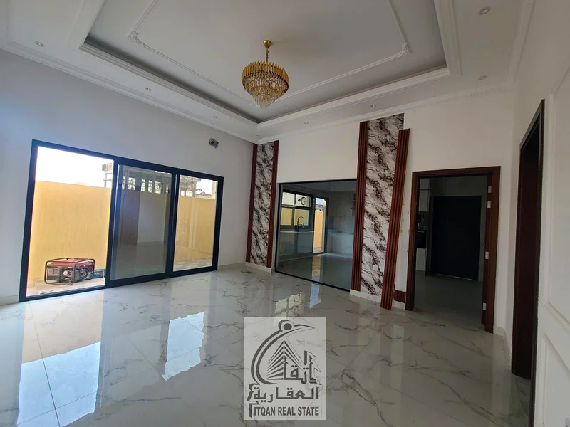 فيلا للبيع مباشرة من المالك في منطقة الهيلي، على شارع رئيسي، بواجهة حجرية وانسجام أمامي مميز.63909223541889114