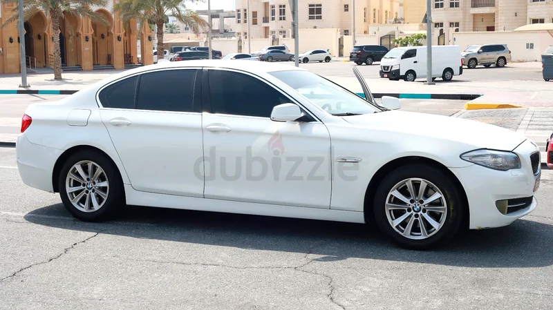 سيارة بي إم دبليو سلسلة 5 من طراز 530i بمحرك 3.0 لتر | مواصفات دول مجلس التعاون الخليجي63230656771586112