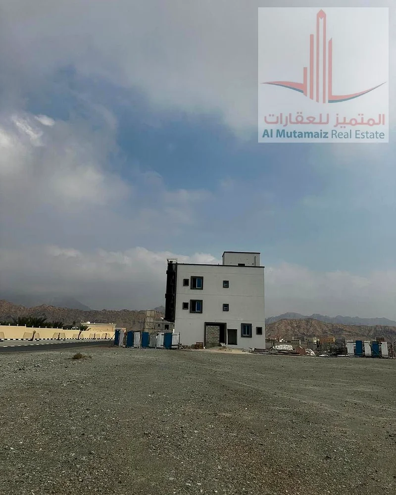 للبيع: أرض سكنية/تجارية في مصفوت8، على الشارع الرئيسي جلفا مباشرةً، في موقع متميز جدًا.63184697838723111
