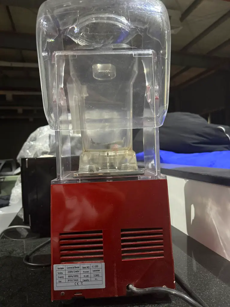Commercial Blender with Removable Shield63252942681345116