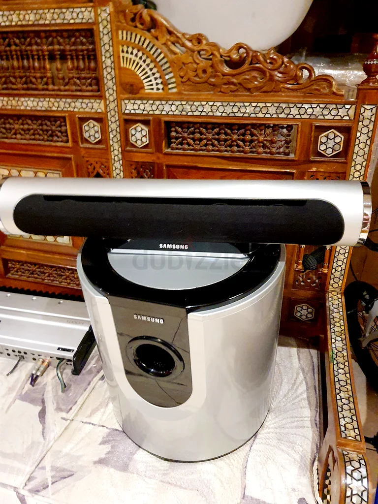 Sleek and Unique Samsung Center Speaker + Subwoofer- In Flawless Condition. Extremely Rare!63262397940099113