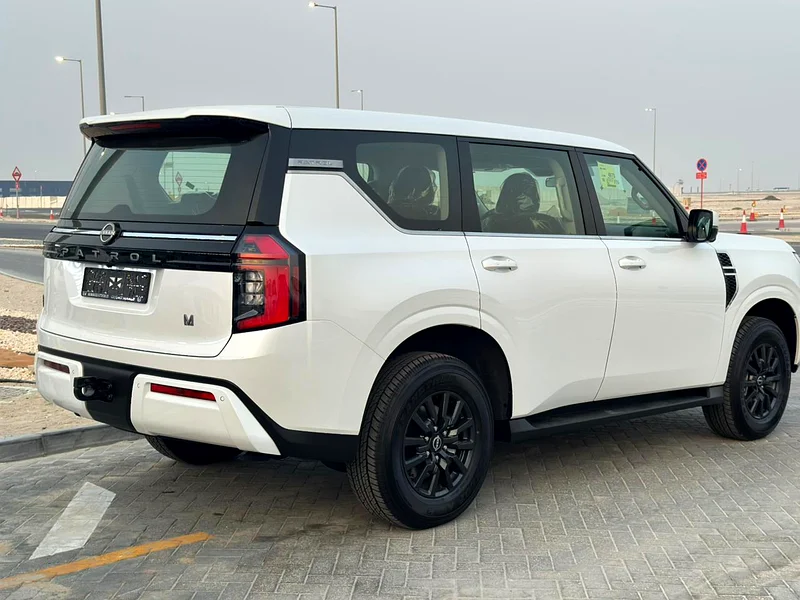 Nissan Patrol XE V6 3.8L, naturally aspirated engine, 2026 model / agency warranty / zero kilometers63140689039873114