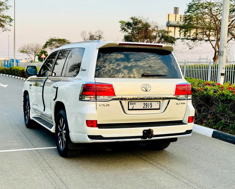 LAND CRUISER GXR 4.6L MODEL 2016 GCC VERY GOOD CONDITION (SERVICE HISTORY)63140190020866113