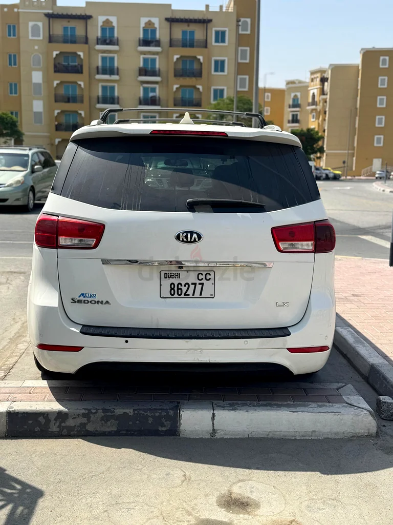 Kia Sedona 201663155551889665113