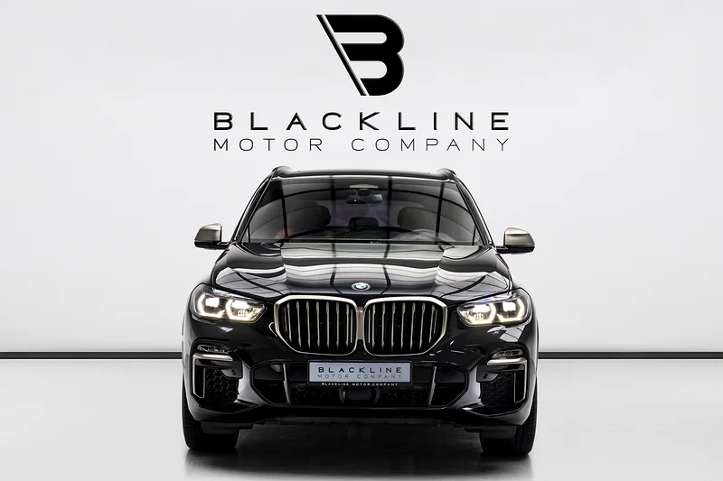 سيارة BMW X5 M50i لعام 2022، مع ضمان بي إم دبليو حتى عام 2026 وعقد صيانة، كيلومترات قليلة، مناسبة لدول مجلس التعاون الخليجي63231641600770111