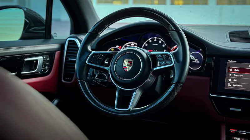 PORSCHE CAYENNE GCC 202363150022803970113