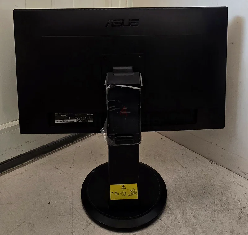 ASUS VG278HE is a 27-inch monitor63256068047361111
