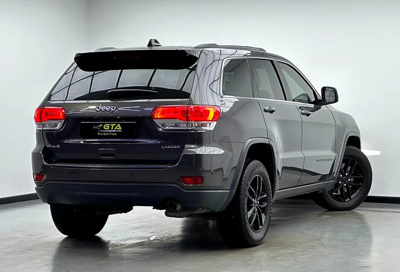 2018 جيب جراند شيروكي لاريدو ليميتد 4x4، ضمان لمدة سنة، سجل صيانة كامل من الوكالة، خليجي63152751699842113