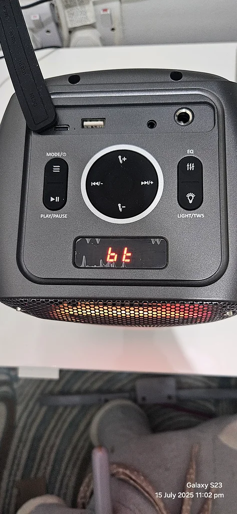 مكبر صوت محمول قوي وأنيق مع أضواء LED وريموت كنترول للبيع!63168044209026112