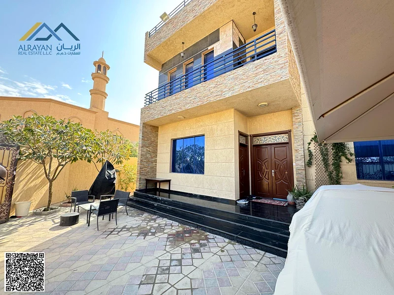 للبيع، فيلا فاخرة جديدة مقابل المسجد، موقع مميز - تشطيب ممتاز جدًا - مساحة بناء كبيرة، ملكية حرة63878080861186113