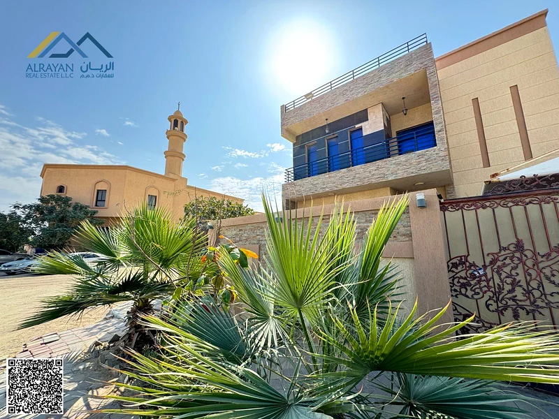 للبيع، فيلا فاخرة جديدة مقابل المسجد، موقع مميز - تشطيب ممتاز جدًا - مساحة بناء كبيرة، ملكية حرة63878080861186112