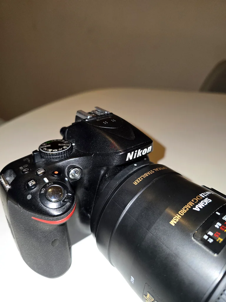 كاميرا نيكون D5200 الرقمية وعدسة ماكرو63241129381249111