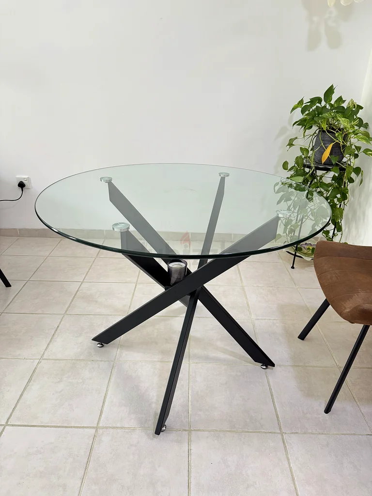 4-Seater Dining Table – Gently Used, Great Condition!63216833480706114
