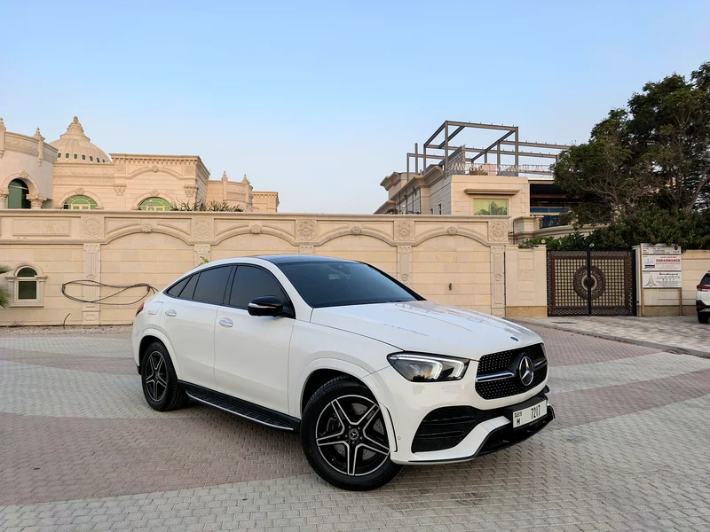 MERCEDES GLE450 4MATIC VERY LOW K.M ONLY 9000 LIKE BRAND NEW63163856544130110
