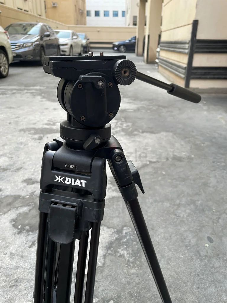 Camera Tripod with base plate diat for sale minimum price excellent condition urgent sale63234126456577113