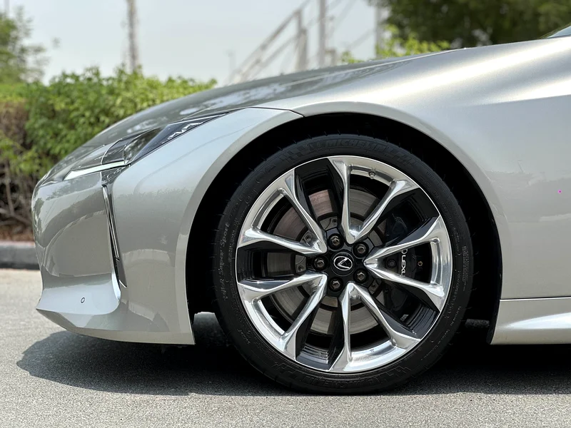 LC500 قابل للتحويل / ضمن الضمان من الوكالة (لكزس الفطيم) / 2023 / الأعلى فئة، خيارات:63138720763266114