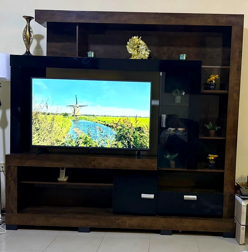 مركز ترفيهي عصري أنيق جاهز لغرفة معيشتك!63185748642561118