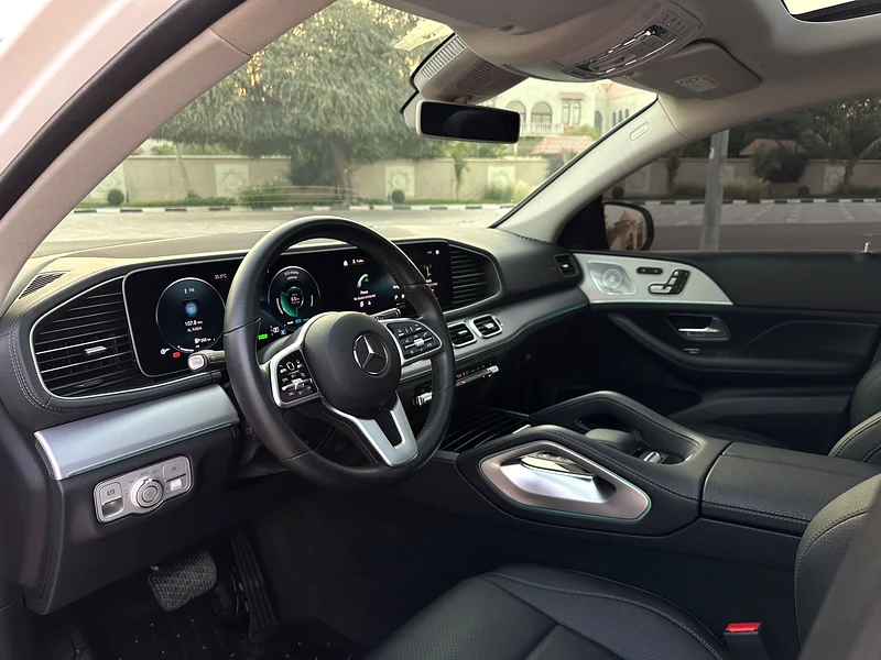 MERCEDES GLE450 4MATIC VERY LOW K.M ONLY 9000 LIKE BRAND NEW63163856544130112
