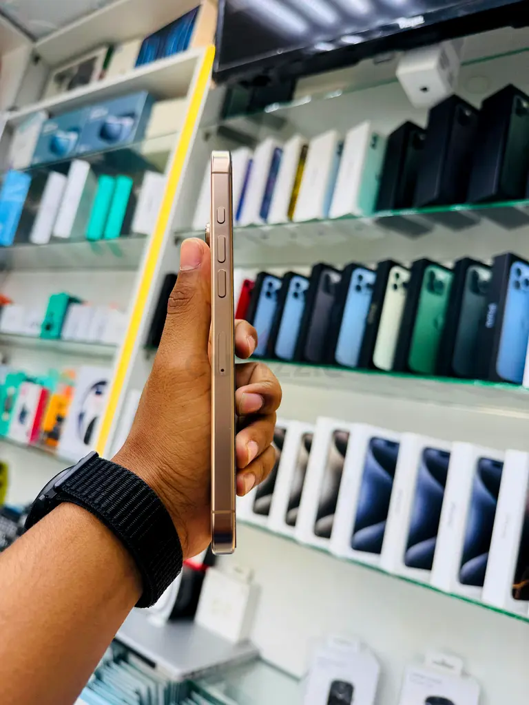 Mobile phone63212898302723111
