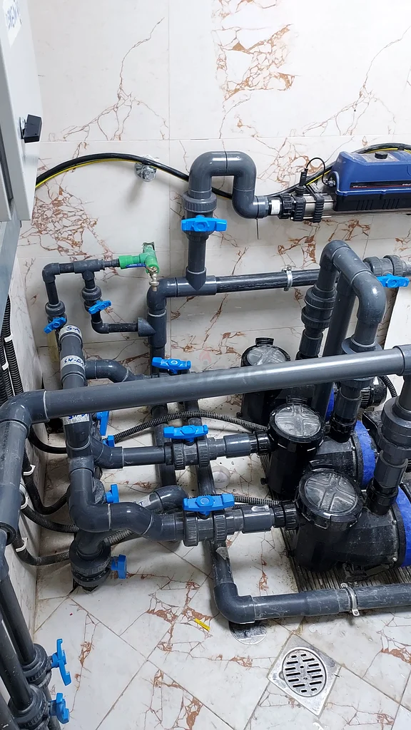 Swimming  maintenance and repair pump room service Fixing63219830860675112