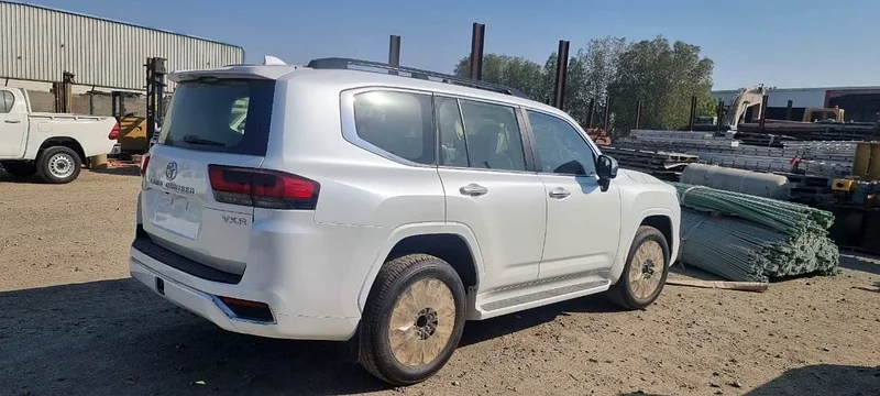 2025 Toyota Land Cruiser LC300 VXR (Full-Option without Radar) 3.3L V6 TW Twin Turbo Diesel A/T63140688211458113