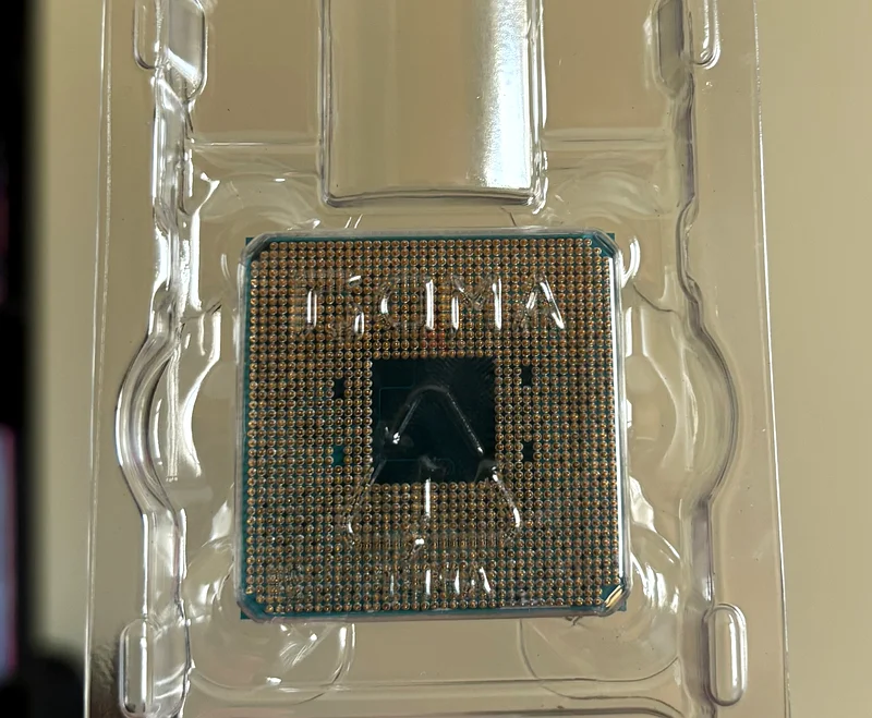 بيع عاجل لوحدة المعالجة المركزية AMD Ryzen 3 2200G! السعر قابل للتفاوض، مع مروحة التبريد63166653356033112