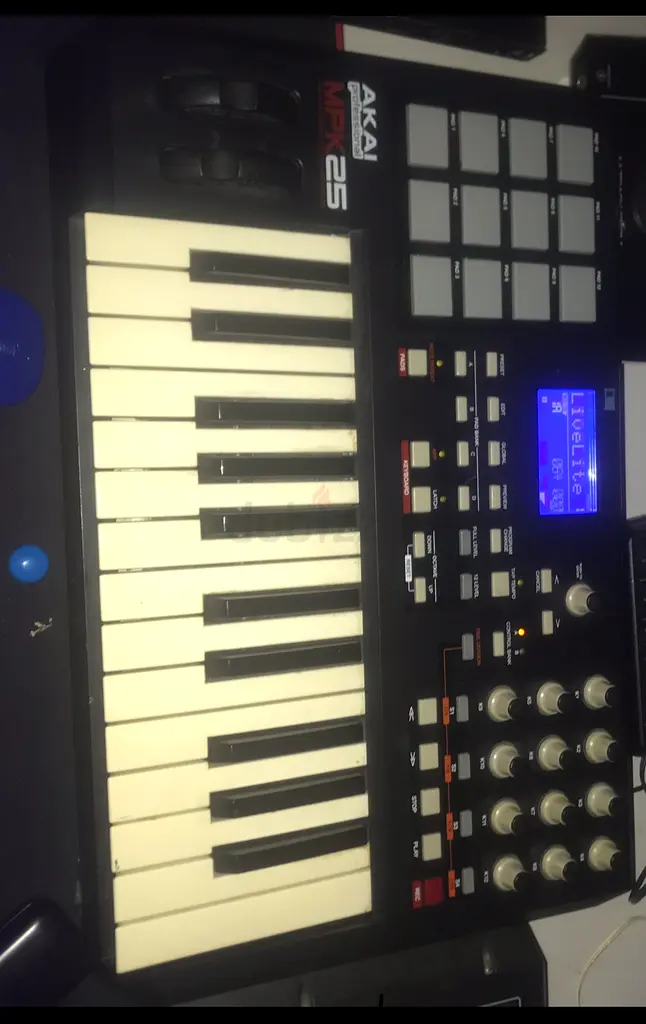 AKAI MPK 25 MIDI Controller! For sale 265