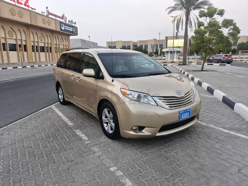 Toyota Sienna customs documents63138719427842113