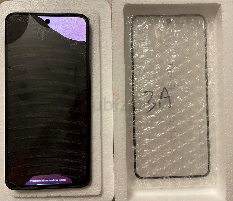 هاتف نوثين 3A، طراز قمة بسعة 12 جيجابايت و256 جيجابايت. يحتاج إلى تغيير شاشة LCD. مازال ضمن الضمان حتى 27/6/202663183247811843111