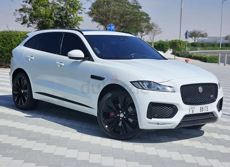 Jaguar F-Pace R-Dynamic in excellent condition.63222311826561112