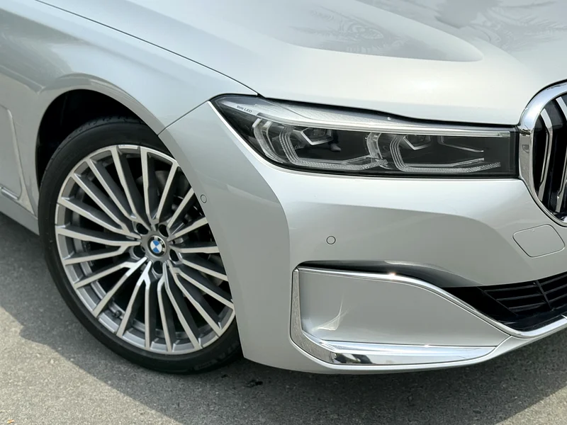 باقتناء بي إم دبليو سلسلة 7 730i فئة الماس مع حزمة M / 2020 / لدول مجلس التعاون الخليجي / حالة ممتازة.63160161810946113