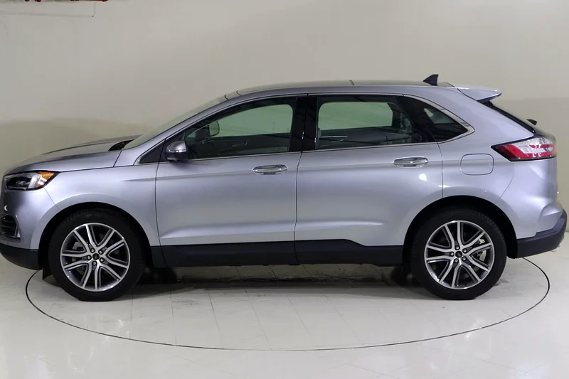 EDGE TITANIUM @ AL TAYER MOTORS PRE OWNED COMPLEX AL QUOZE.63227251598594114