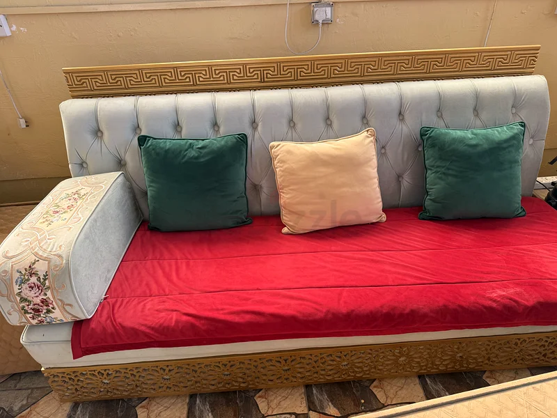 Elegant Arabic Style Majlis Seating Set for Your Home63215863136385114