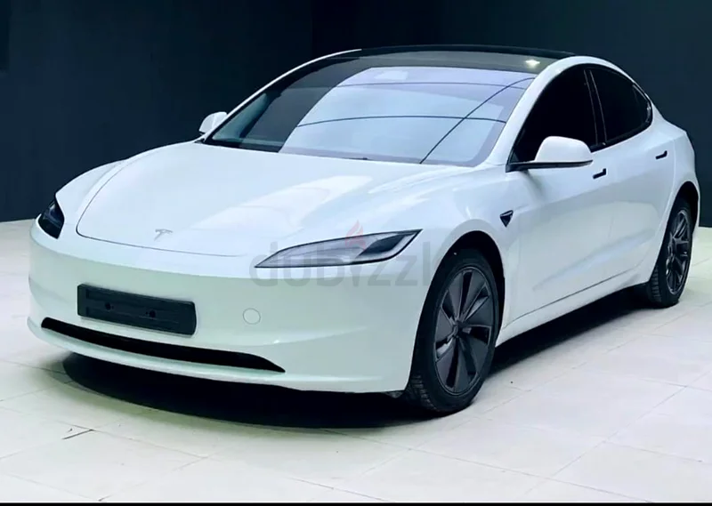 Tesla | Model 3 | 2024 | White exterior | white interior63175258811905112